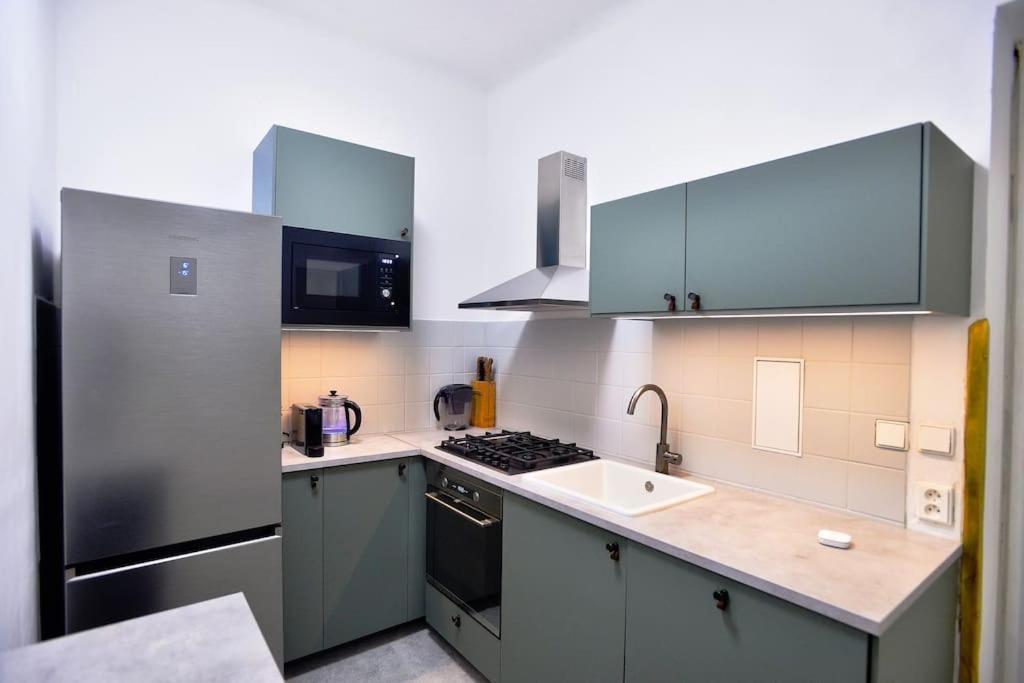 Airy & Bright Flat In Dejvice By Castle Apartamento Praga